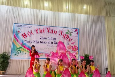 TIẾT MỤC VĂN NGHỆ ĐẠT GIẢI KK TẠI HỘI THI VĂN NGHỆ CHÀO MỪNG KỶ NIỆM 35 NĂM NGÀY NGVN 20/11 NGÀNH GD&ĐT HUYỆN EA KAR